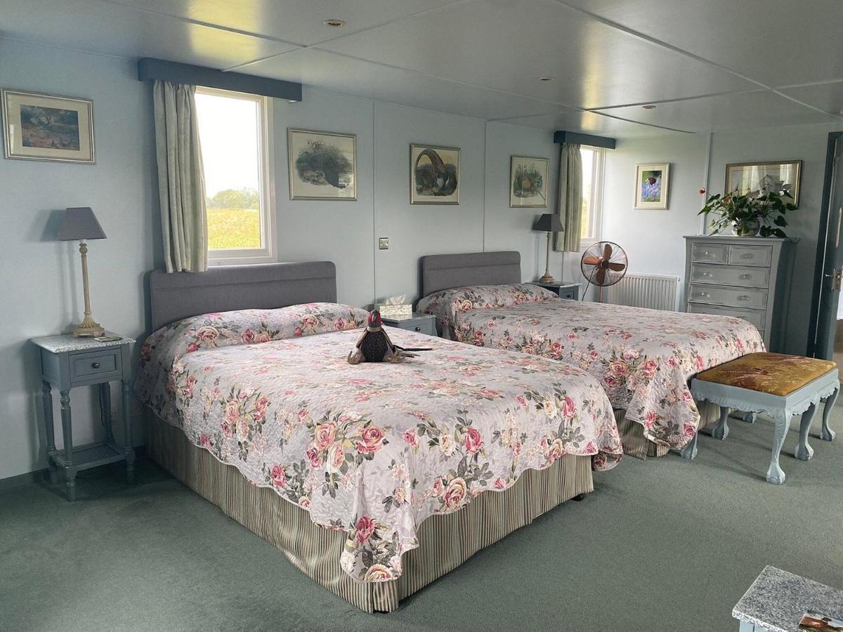 Pheasant Suites Colchester Ngoại thất bức ảnh